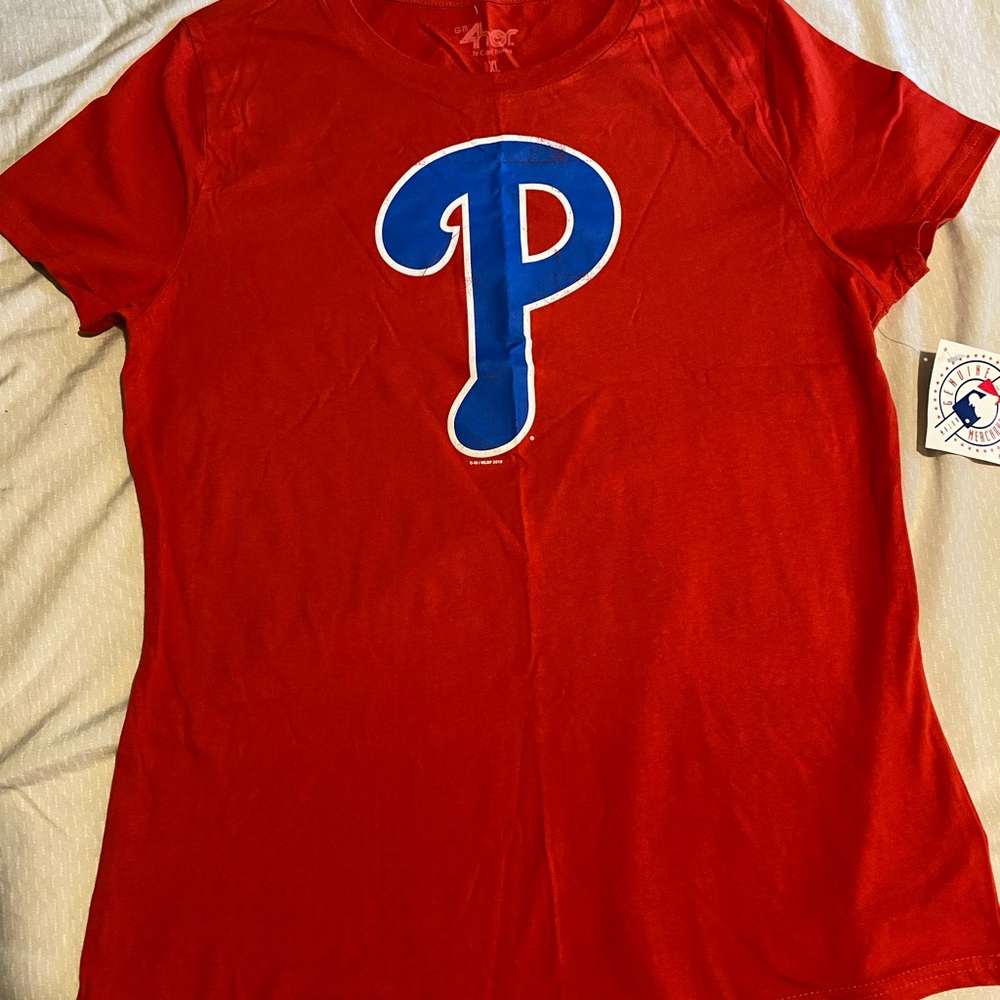 Women’s Phillies T-shirt